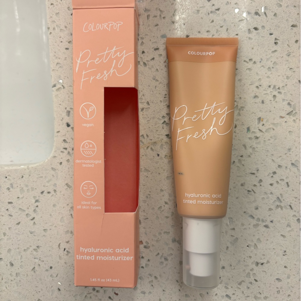 NIB Colourpop Pretty Fresh Hyaluronic Acid Tinted Moisturizer, Fair 4N